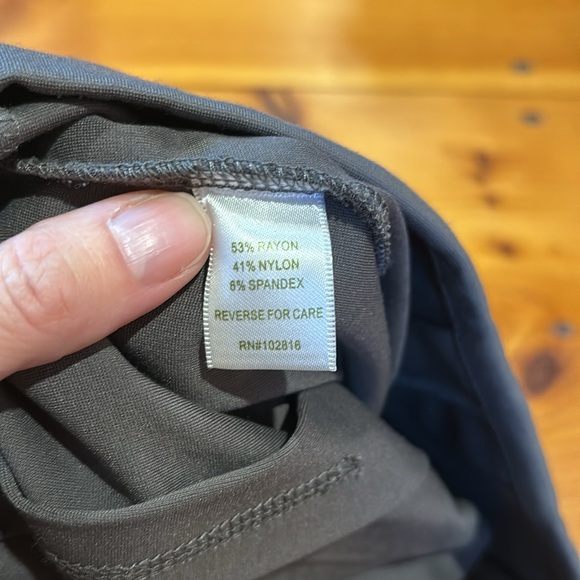 GARNET HILL 6 Gray Pleated Ponte Skirt - Picture 5 of 7